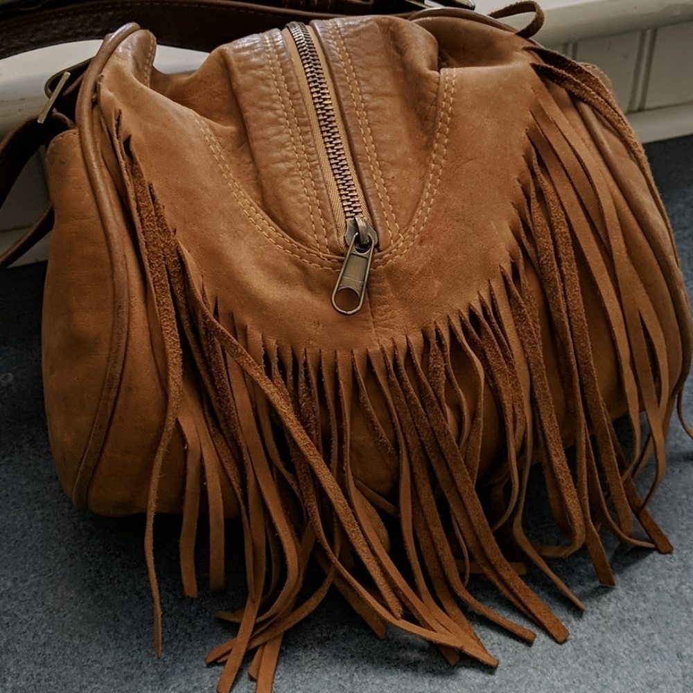 SUEDE FRINGE SHOULDER BAG